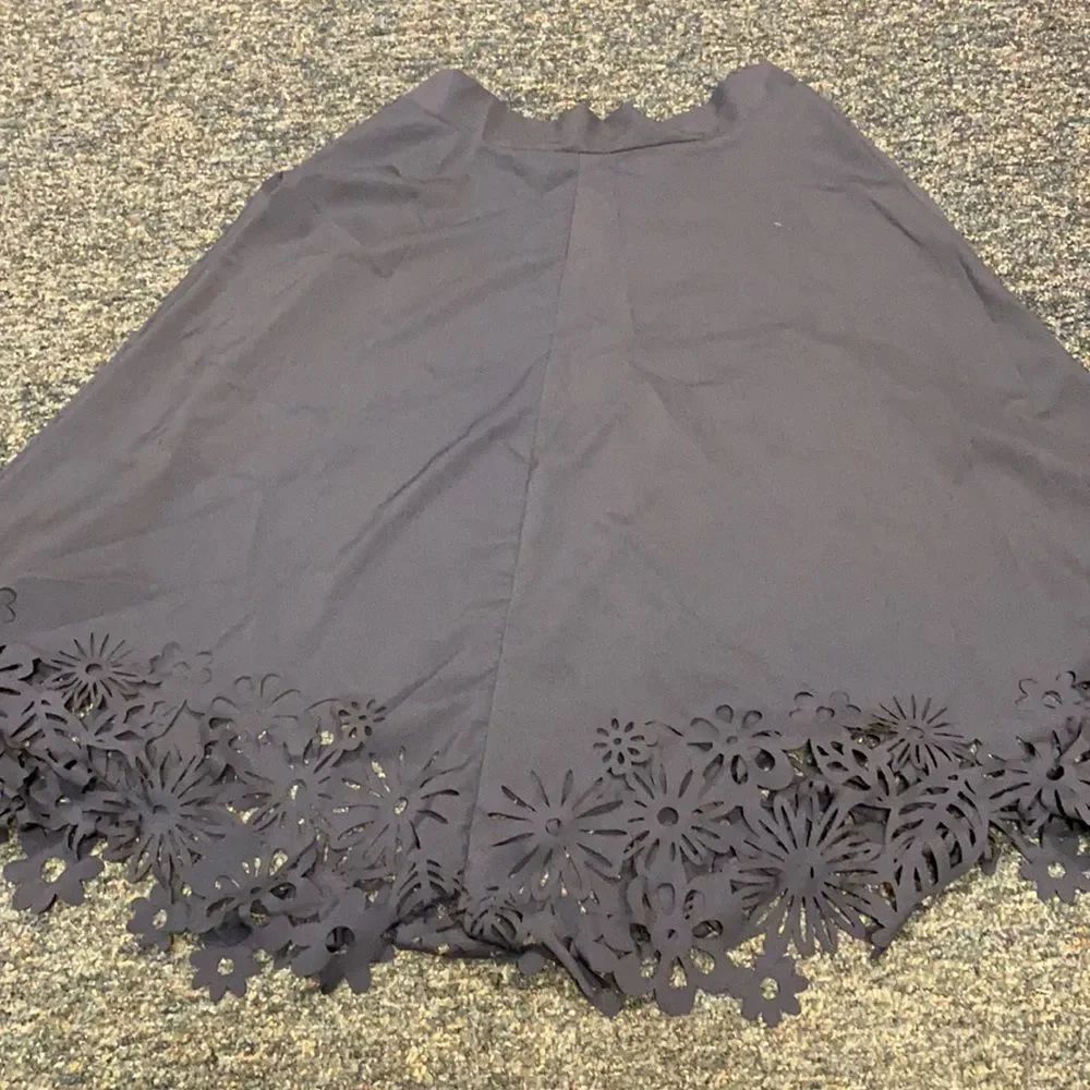 Shein Navy Blue Floral Cut out skirt sz. L